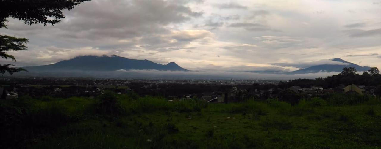 Villa Malang Puncak Buring Ngoại thất bức ảnh